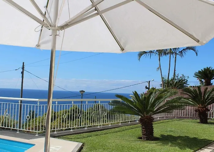 Villa Quinze - Luxurious 3 Bedroom Villa With Private Pool And Games Room & Amazing Views