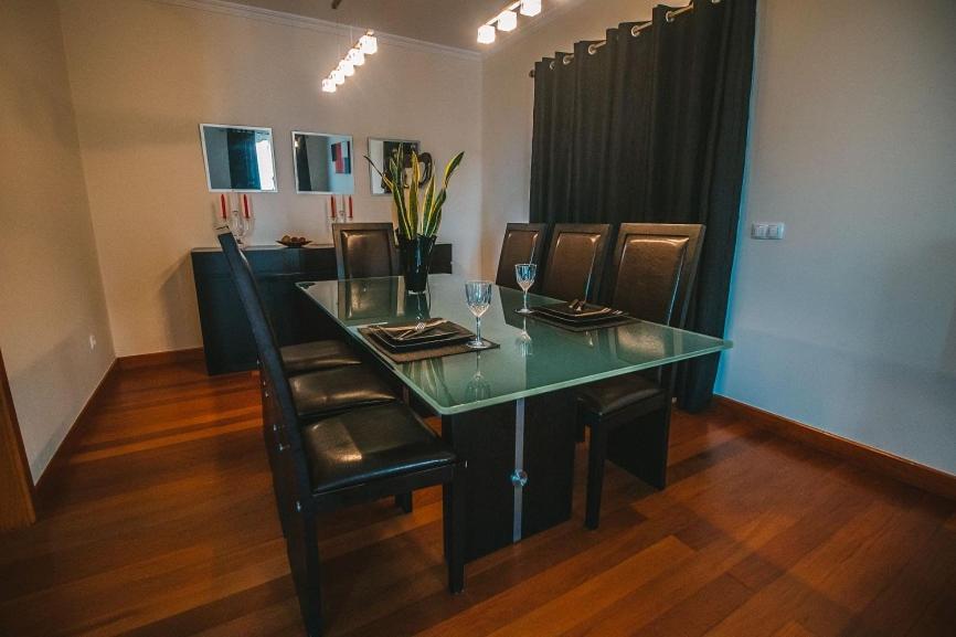 Quinze - Luxurious 3 Bedroom With Private Pool And Games & Amazing Views Ponta Delgada (Madeira)