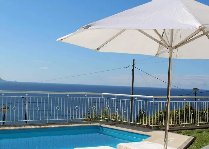 Villa Quinze - Luxurious 3 Bedroom Villa With Private Pool And Games Room & Amazing Views