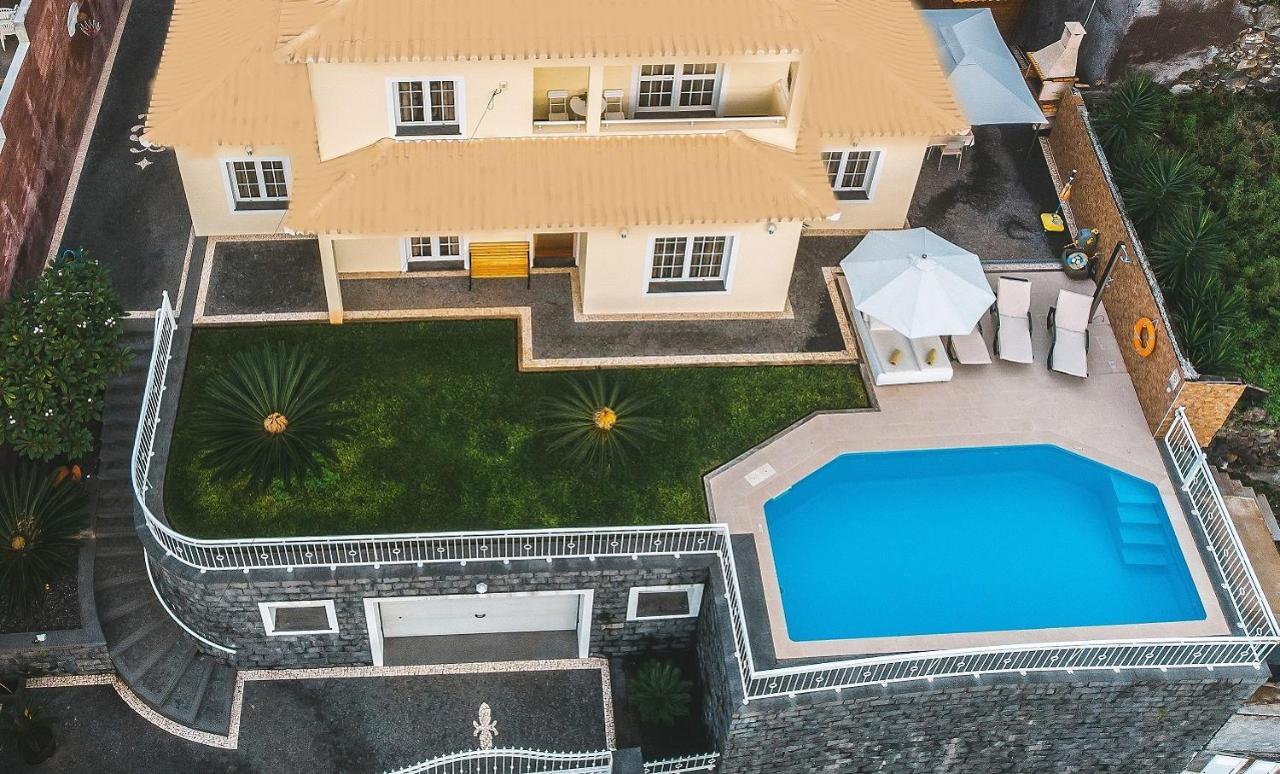 Quinze - Luxurious 3 Bedroom With Private Pool And Games & Amazing Views * Ponta Delgada - Madeira